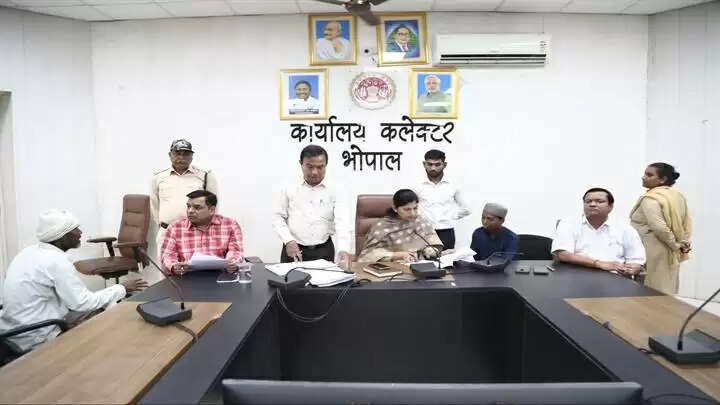 ग्वालियरः कलेक्ट्रेट की जन-सुनवाई में 135 लोगों की समस्याओं की हुई सुनवाई