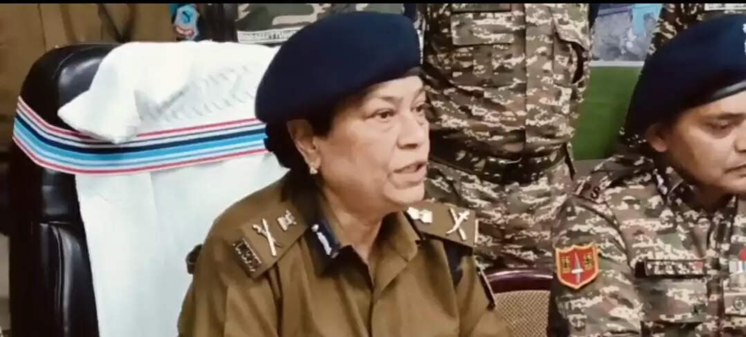 सारंडा में नक्‍सली आत्मसमर्पण करें या कड़े प्रहार के लिए रहें तैयार : डीजीपी