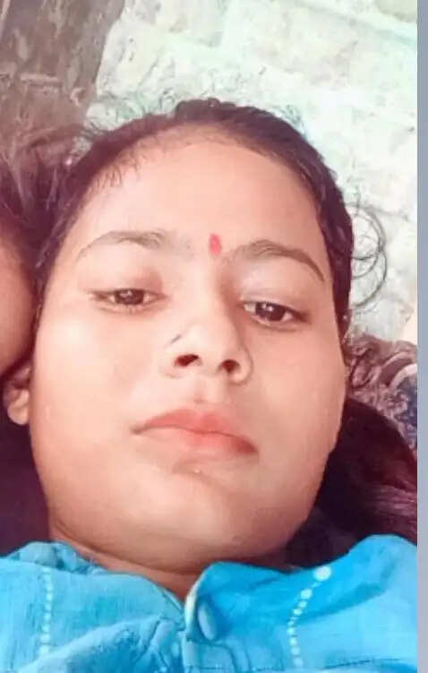 कानपुर में बारिश का कहर : कच्चा मकान ढहने से पिता समेत तीन बेटियाें की मलबे में दब कर मौत, एक बेटी अस्पताल में