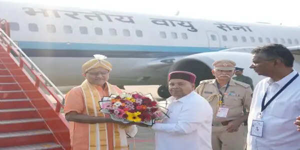 उपराष्ट्रपति राधाकृष्णन कर्नाटक के बेलगावी पहुंचे