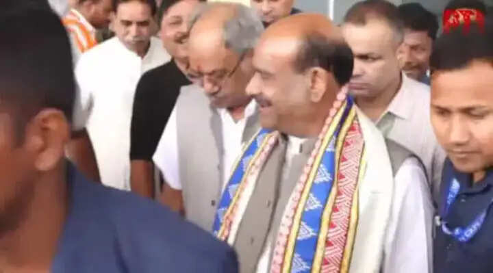लोकसभा अध्यक्ष ओम बिरला रायपुर पहुंचे