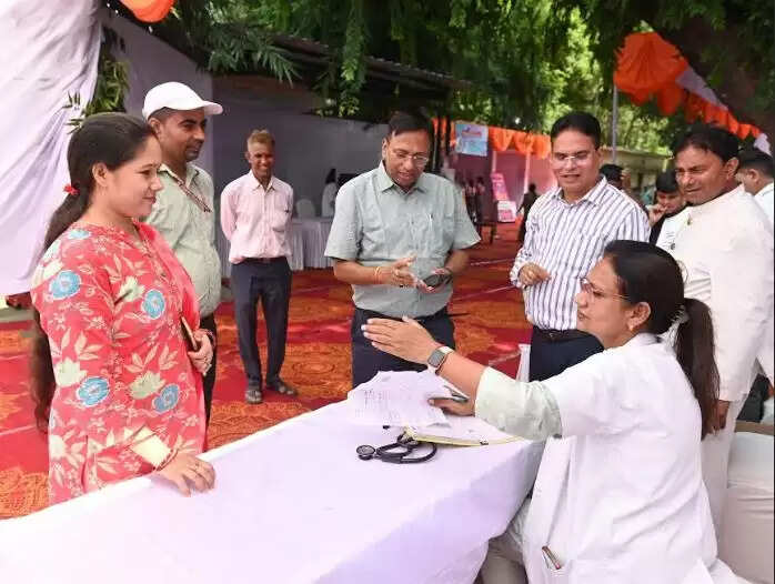 राजभवन में महिलाओं के स्वास्थ्य संबंधी जांच शिविर का आयोजन