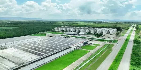 रिलायंस इंफ्रास्ट्रक्चर एकीकृत सौर विनिर्माण सुविधा करेगी स्थापित