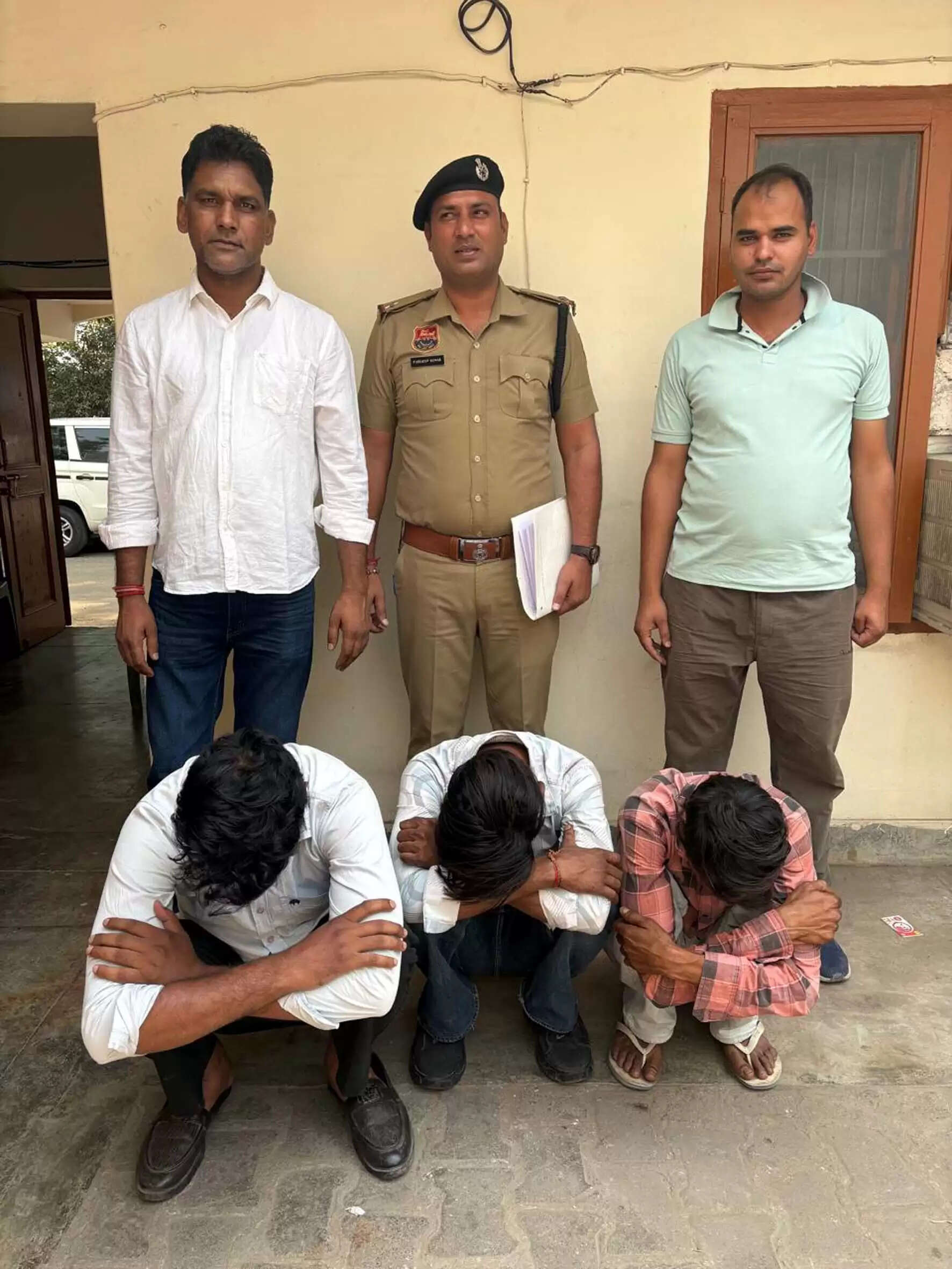 हिसार : शेयर मार्केट ट्रेडिंग में मुनाफा दिलाने के नाम पर ठगी में तीन गिरफ्तार