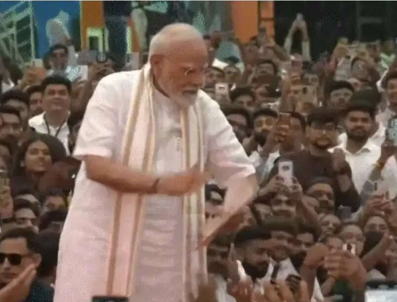 गुजरात के वडोदरा में प्रधानमंत्री ने 35,200 करोड़ से अधिक विकास परियोजनाओं का किया लोकार्पण-शिलान्यास