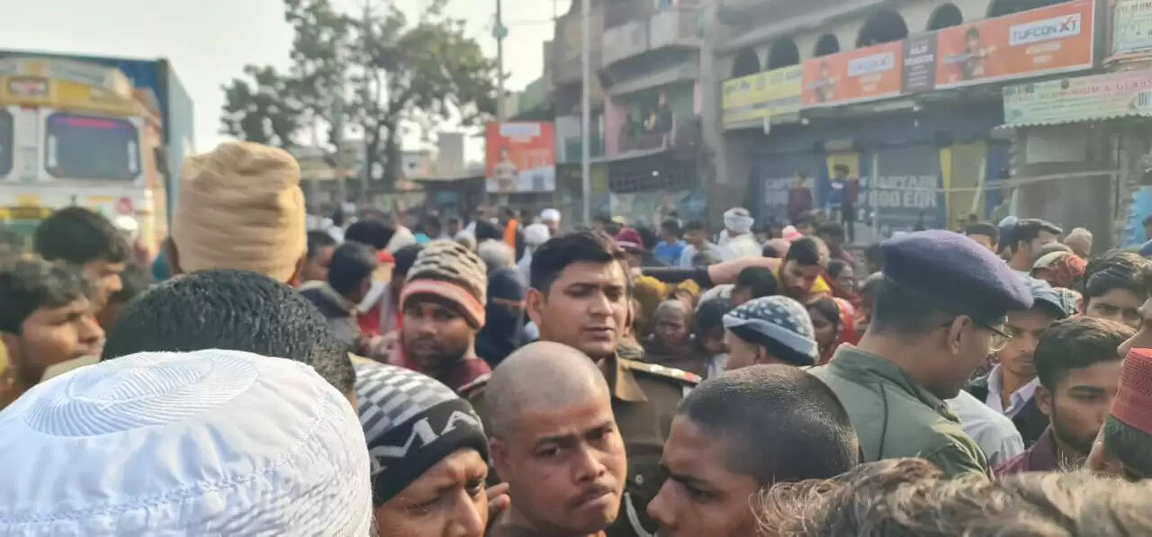 ट्रक के जोरदार टक्कर से बाइक सवार की मौत