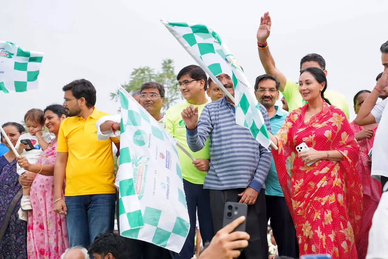 डिप्टी सीएम दीया कुमारी ने किया आधार प्राइम ग्रीन फिट हाफ मैराथन का फ्लैग ऑफ