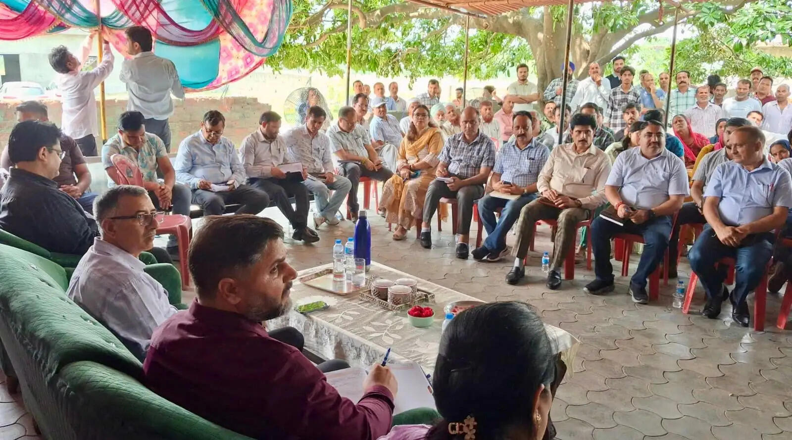 जनता की दहलीज पर प्रशासन, समस्याओं के त्वरित समाधान का भरोसा