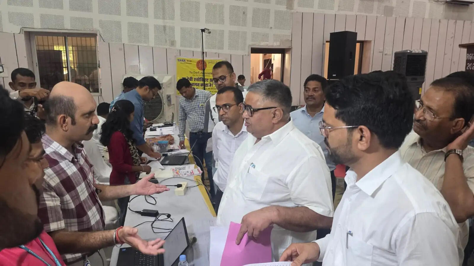 अम्बिकापुर रोजगार मेले में युवाओं का सैलाब, 14 कंपनियों ने खोलीं नौकरियां, पहले ही दिन 503 को मिला रोजगार