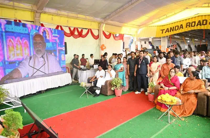 मप्र के मुख्यमंत्री ने धार जिले के टांडा रोड स्टेशन के बीच ट्रेन सेवा का शुभारंभ करने पर प्रधानमंत्री और रेल मंत्री का माना आभार
