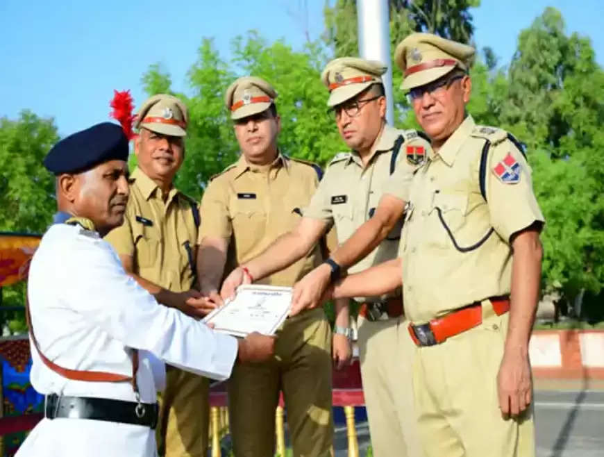 राजस्थान पुलिस स्थापना दिवस : सराहनीय और उत्कृष्ट कार्य करने वाले अधिकारी-जवानों को किया सम्मानित