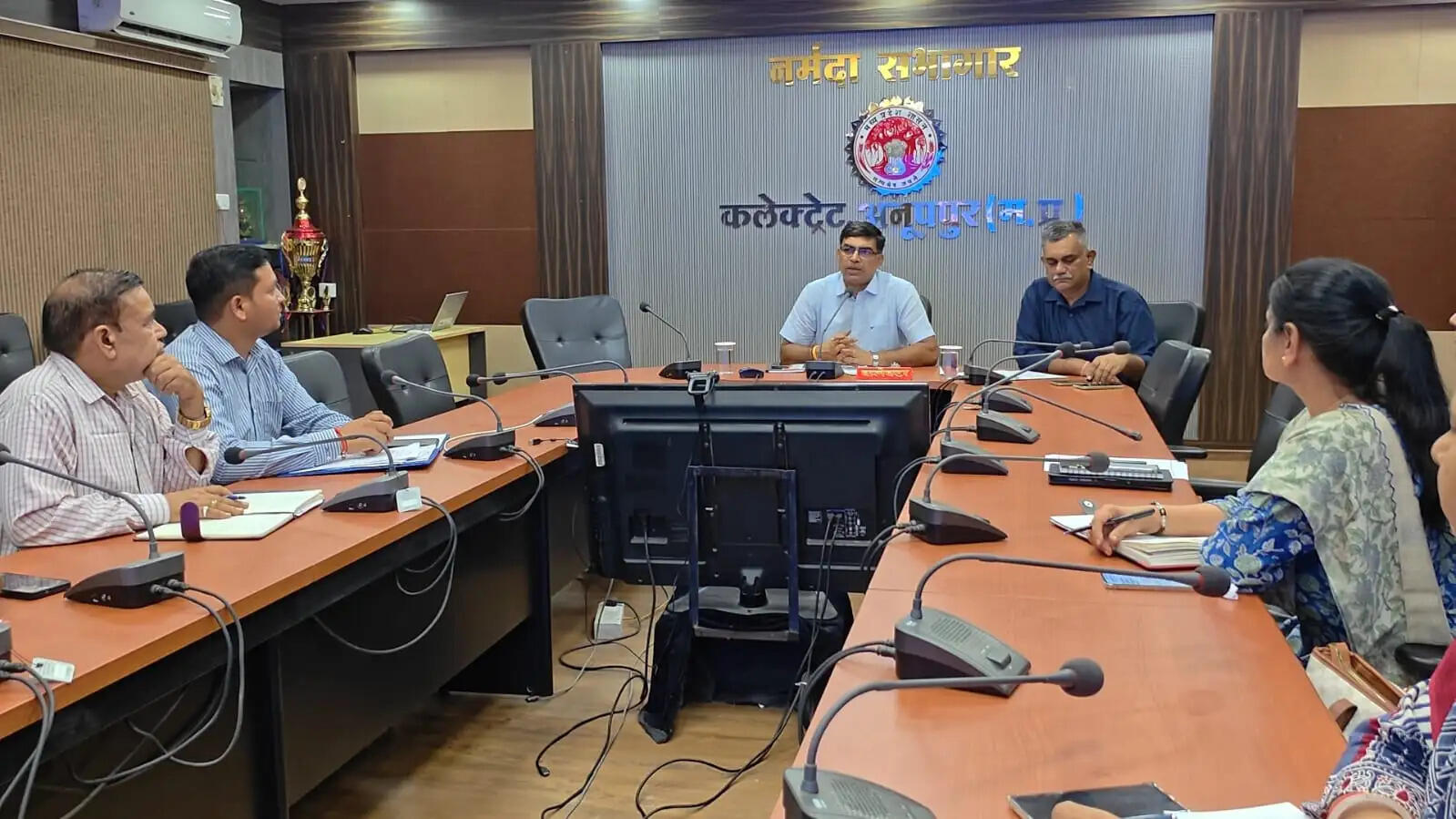 अनूपपुर: शैक्षणिक संस्थानों की 100 मीटर परिधि में नशीले पदार्थों का विक्रय प्रतिबंधित-कलेक्टर