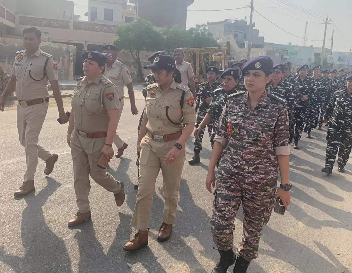 कैथल: पुलिस व सीआरपीएफ ने शहर व गांवों में निकला फ्लैग मार्च