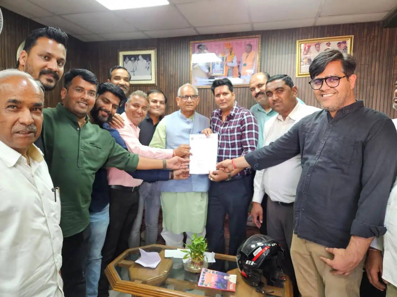 राज्य सभा सांसद से तरबूज बीज के आयात को खुलवाने की मांग