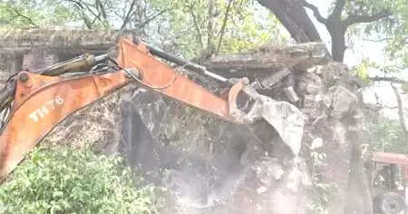 हल्द्वानी प्रशासन ने 18 बीघा से अधिक सरकारी जमीन से हटाए&nbsp;कब्जे