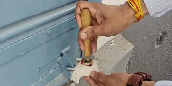 एमडीडीए ने अवैध व्यावसायिक निर्माणधीन भवन किया सील