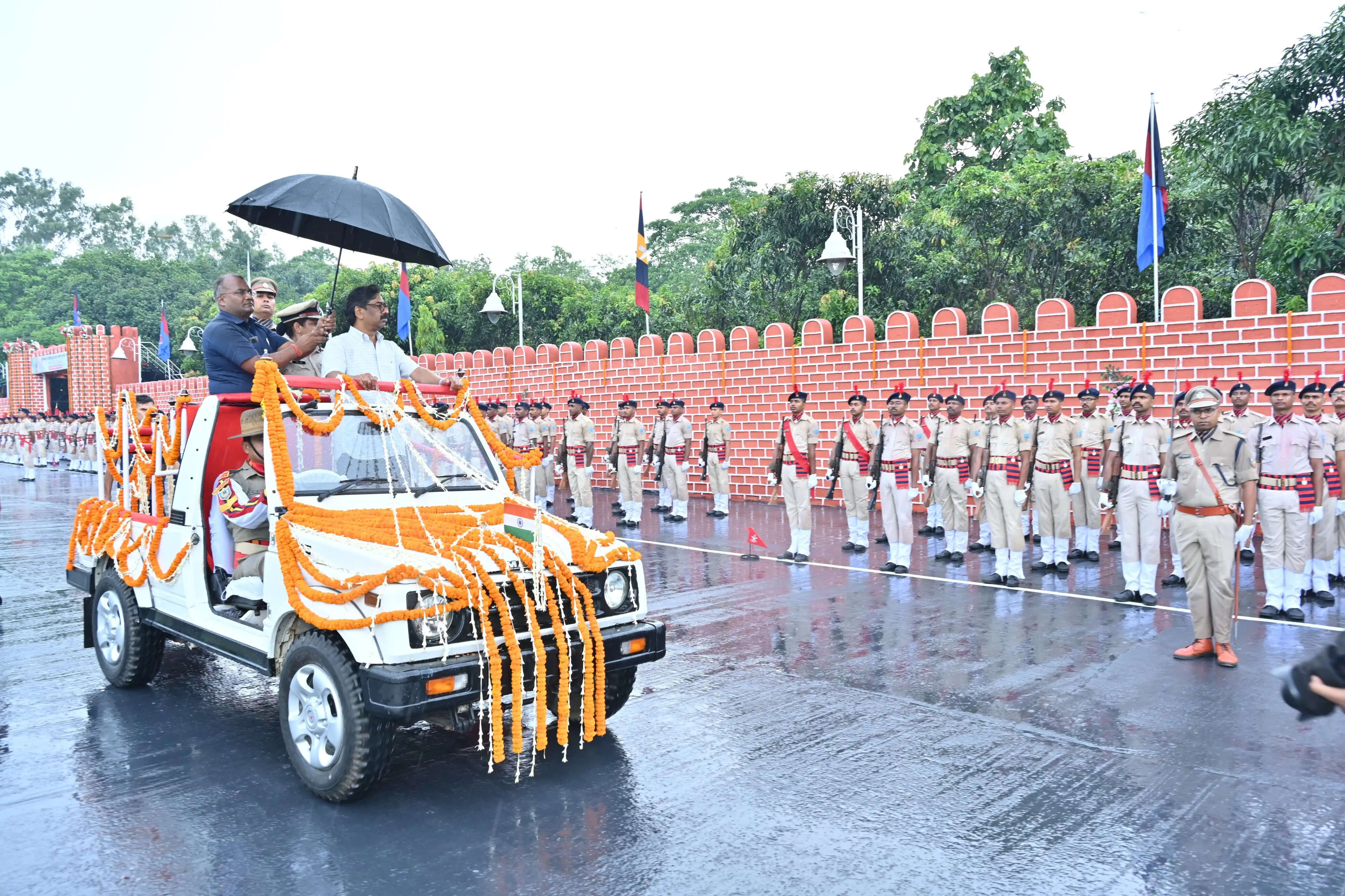 जनसेवा और कानून-व्यवस्था के प्रति समर्पित रहें नव नियुक्त पुलिसकर्मी : हेमंत सोरेन