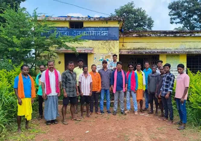 मारडूम के जर्जर स्कूल भवन में 2023 से पढा़ई हुई बंद, नए स्कूल भवन निर्माण की मांग