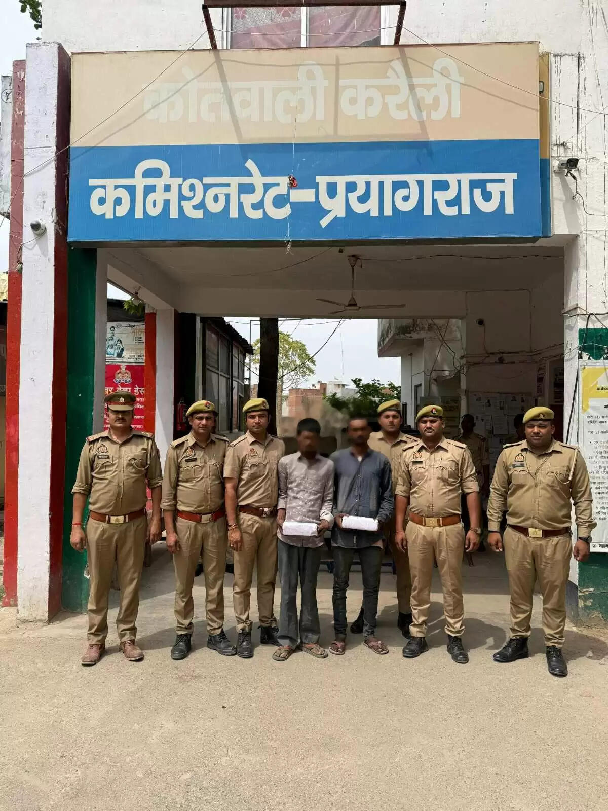 हत्या मामले के दो आरोपित गिरफ्तार, आलाकत्ल ईंट बरामद