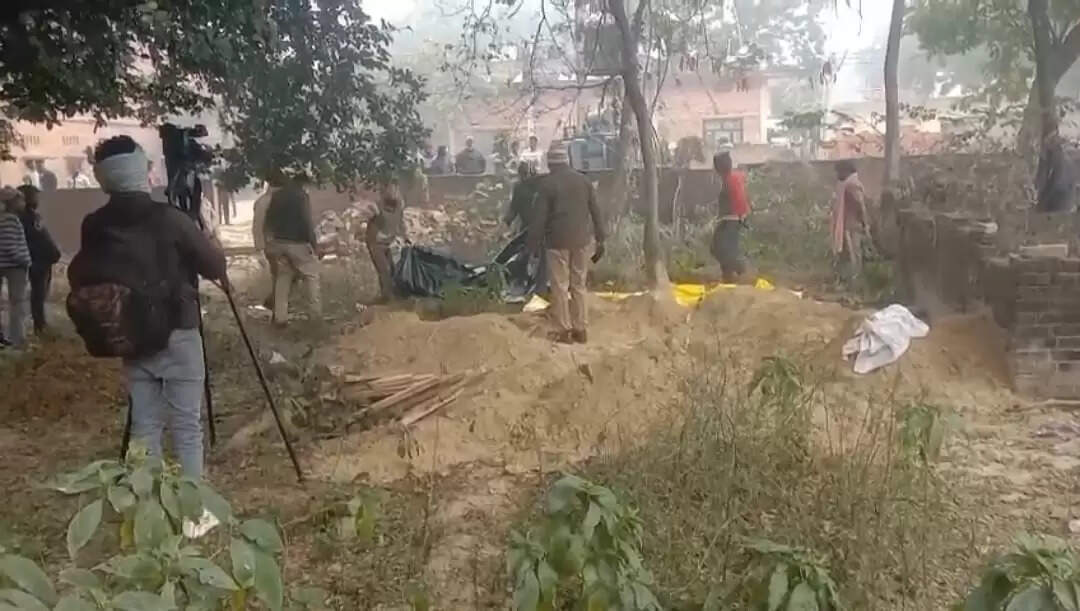 पत्नी ने जताई पति के हत्या की आशंका, 11 दिन बाद शव कब्रिस्तान से निकालकर पोस्टमार्टम को भेजा