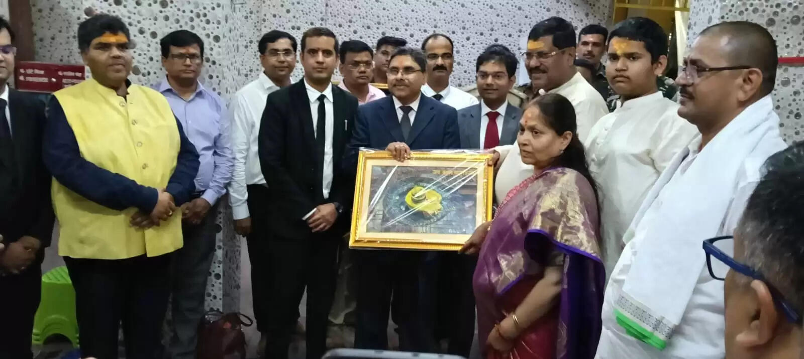 सुप्रीम कोर्ट के जस्टिस भूषण रामकृष्ण गवई ने सपरिवार बासुकीनाथ में किया पूजा अर्चना