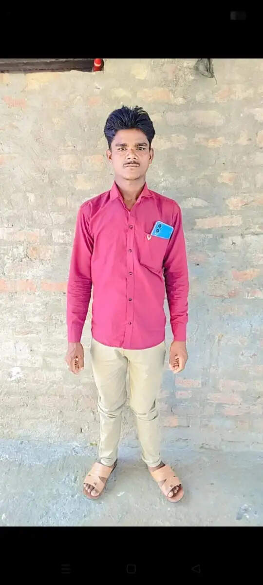 तेज रफ्तार ट्रैक्टर की चपेट में आने से युवक की मौत, गांव में पसरा मातम