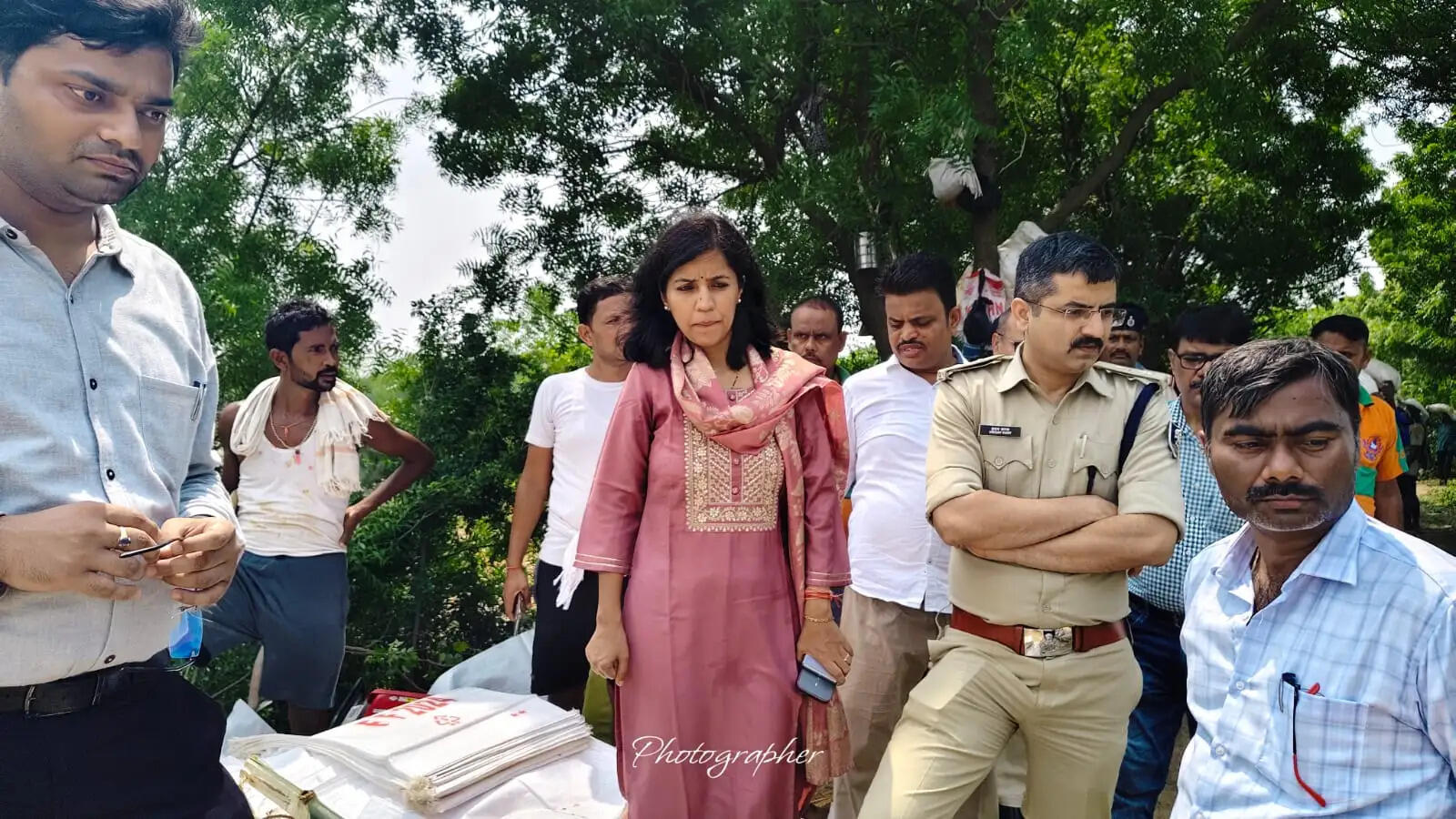 डीएम-एसपी ने नालंदा जिले के उथरथू और ओंदा बाढ़ प्रभावित क्षेत्रों का किया निरीक्षण