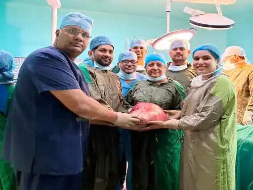 फरीदाबाद : महिला के पेट से निकाला सात किलो का ट्यूमर