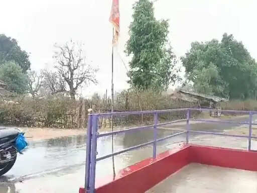अनूपपुर: कहीं धूप तो कहीं छाव के बीच रिमझिम बारिश से मौसम हुआ सुहाना