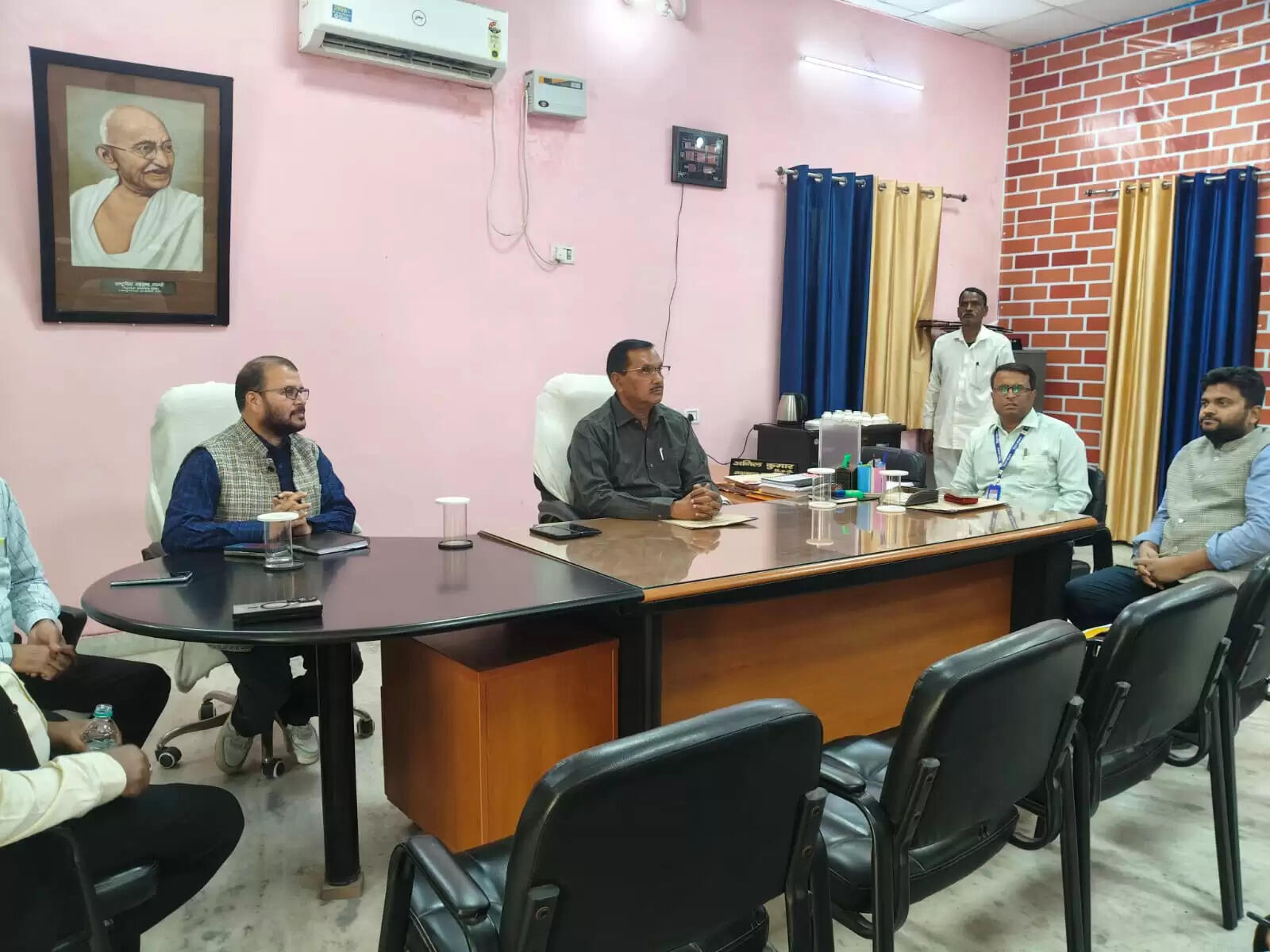 सारण शिक्षक निर्वाचन क्षेत्र की मतदाता सूची को लेकर डीएम ने की बैठक