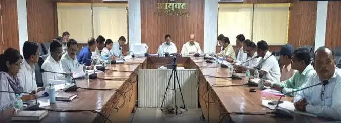 ड्रॉप आउट बच्चों को पुनः स्कूल से जोड़ने करें सकारात्मक प्रयास : कमिश्नर