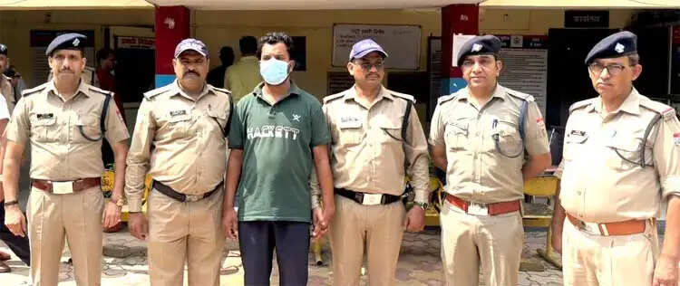दो बहनों को मौत के घाट उतारने वाले सगे भाई को चंद घंटों में किया गिरफ्तार