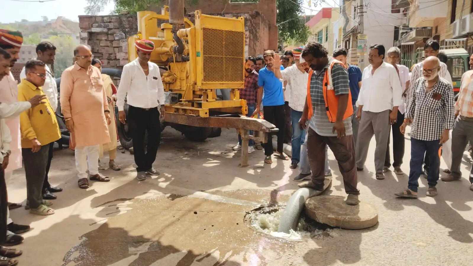 गुलाब सागर में सफाई शुरू, निगम ने चलाया स्वच्छता अभियान