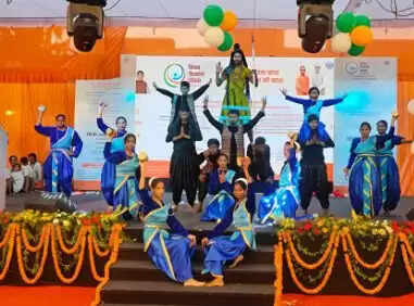 दिव्यांग कलाकारों ने सांस्कृतिक कार्यक्रमों में बांधा समां