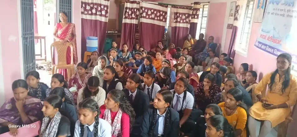 कुकरेल में बेटी पंचायत का आयोजन, बालिकाओं को मिला मंच