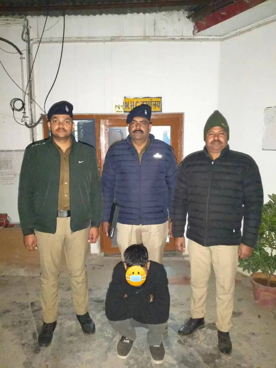 210 नशीले कैप्सुल जब्त