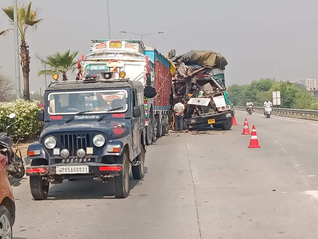 वाराणसी: अलग-अलग सड़क हादसाें में तीन की माैत