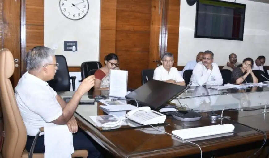 बाढ़ प्रभावित क्षेत्रों में तत्परता के साथ संचालित हों राहत एवं बचाव कार्य: मुख्य सचिव