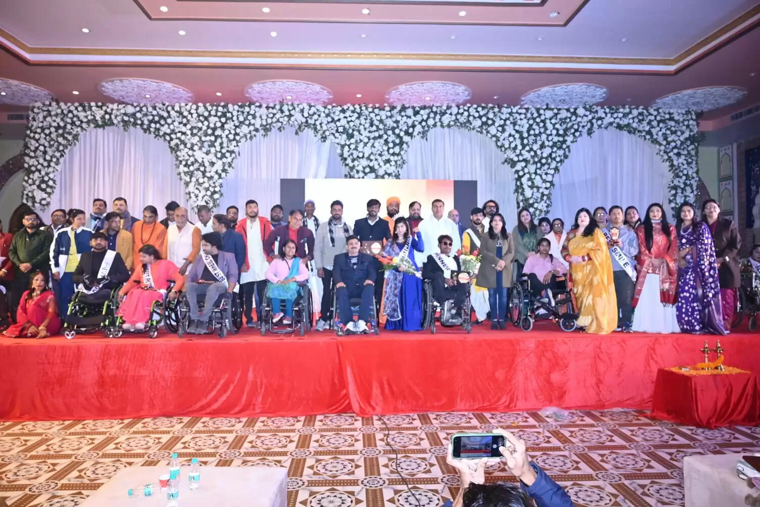 मेगा इंटरनेशनल फैशन शो में दिव्यांगों ने रैंप पर जलवा बिखेरा, विनर दिल्ली की वंदना