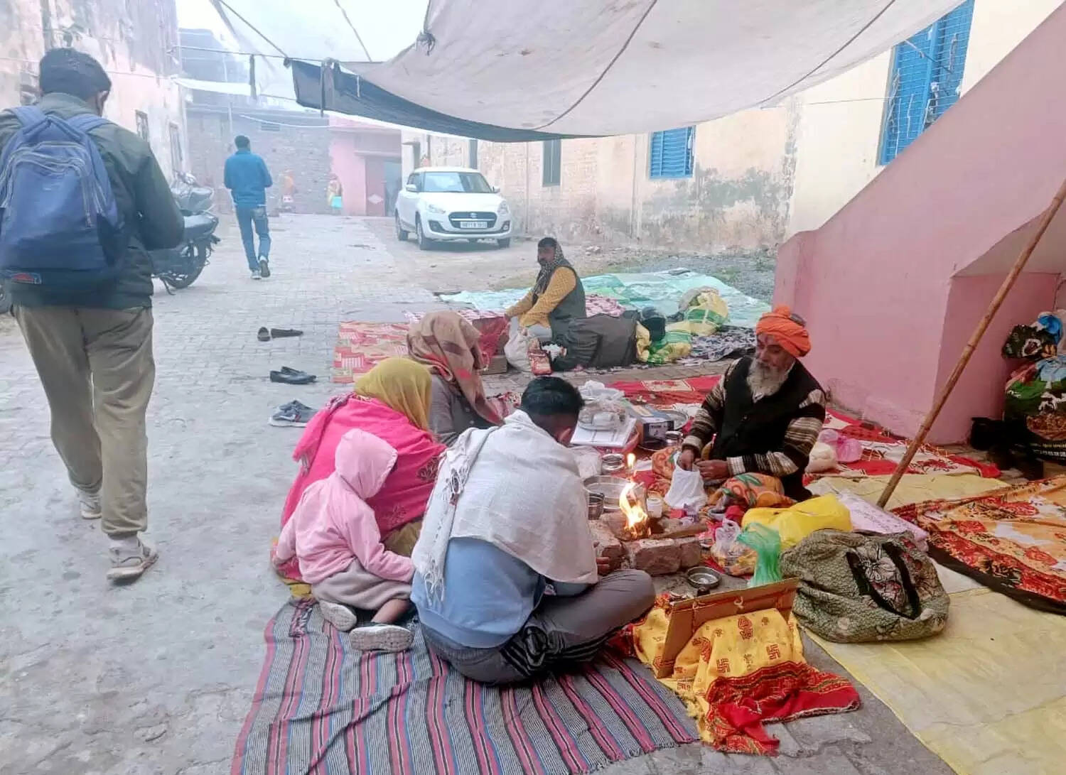 जींद : कडाके की ठंड के बीच पौष अमावस्या पर श्रद्धालुओं ने किया पिंडदान