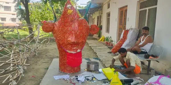 जौनपुर में धूमधाम से मनेगा दशहरा, रात नौ बजे होगा रावण दहन