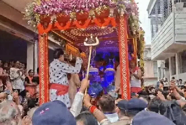 मप्र के खरगोन में 27 झांकियों के साथ निकला भव्य शिव डोला, हर-हर महादेव से गूंजा शहर