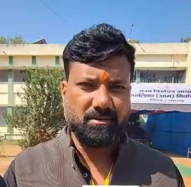 मतगणना कक्ष का अधिकारियों ने किया निरीक्षण