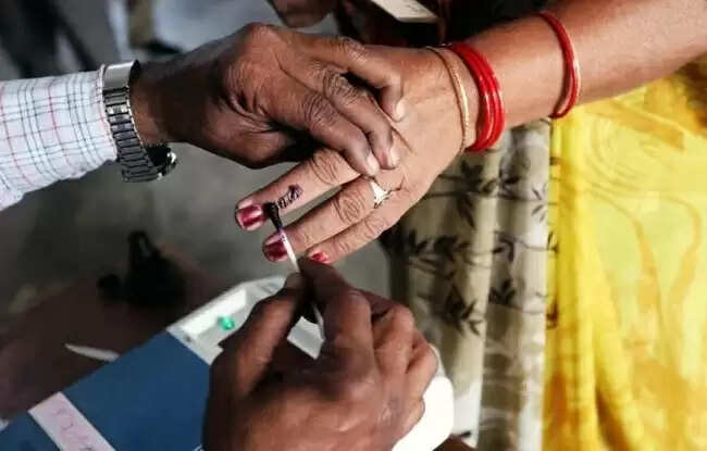 मप्रः नगरीय निकाय उप निर्वाचन में 67.28 और पंचायत में 65.37 प्रतिशत हुआ मतदान