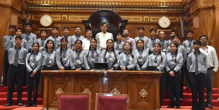 विद्यार्थियों ने जाना विधान सभा का कामकाज और संसदीय परंपराएं