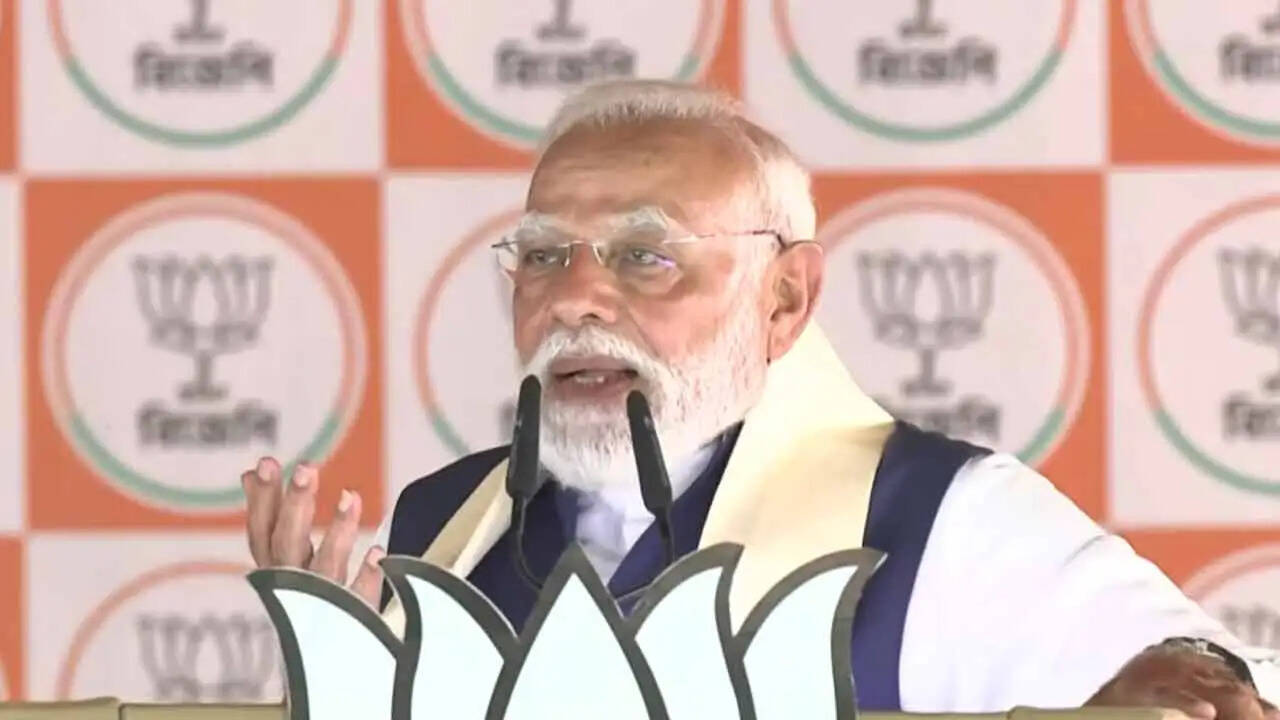 बंगाल में तृणमूल कांग्रेस “मां, माटी, मानुष” के नारे से भटक चुकी है : प्रधानमंत्री मोदी