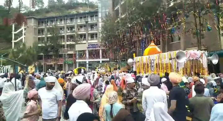 बड़ू साहिब में बैसाखी पर धूमधाम से निकाला गया नगर कीर्तन