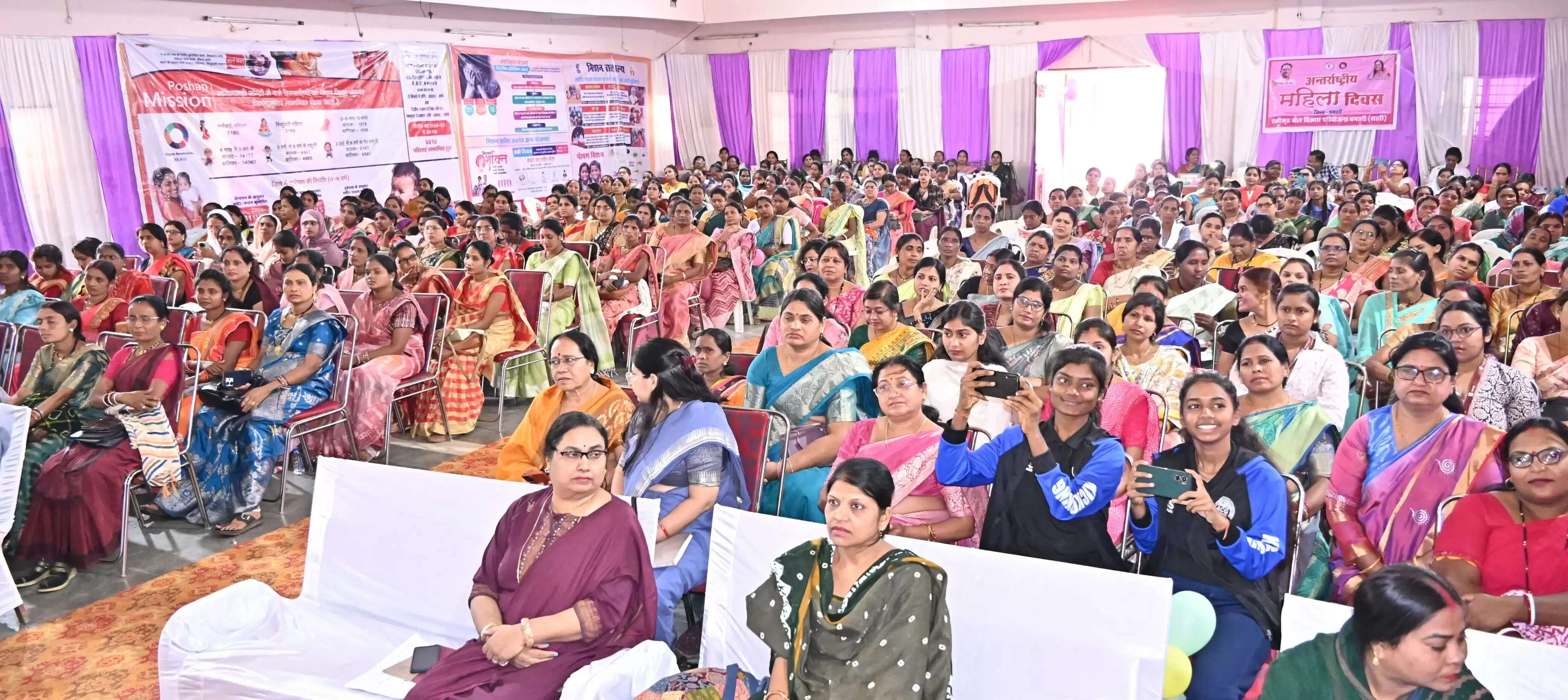 अंतर्राष्ट्रीय महिला दिवस : विभिन्न क्षेत्रों में उत्कृष्ट काम के लिए महिलाओं को किया गया सम्मानित