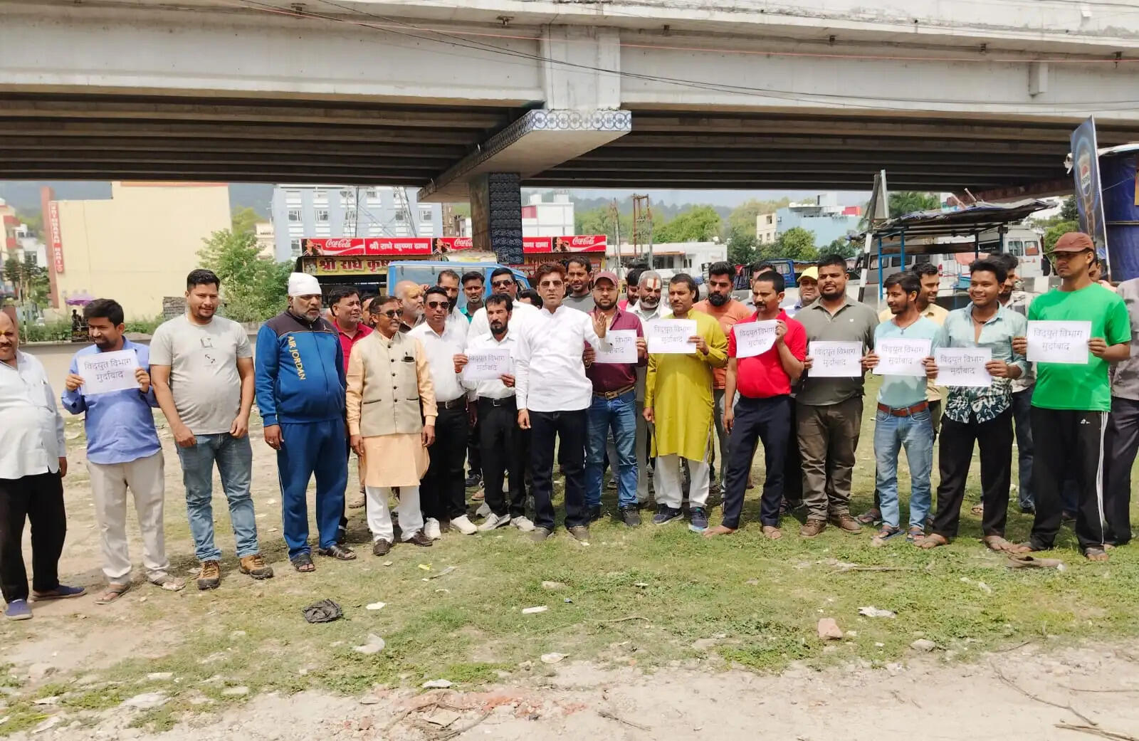 भूमिगत विद्युत लाइन होने से बढीं परेशानियां