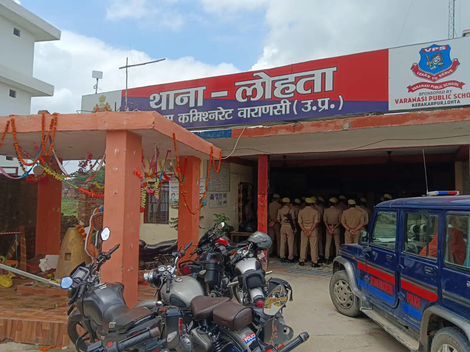 वाराणसी : अग्निशमन विभाग की ओर से पुलिसकर्मियों के लिए प्रशिक्षण शिविर